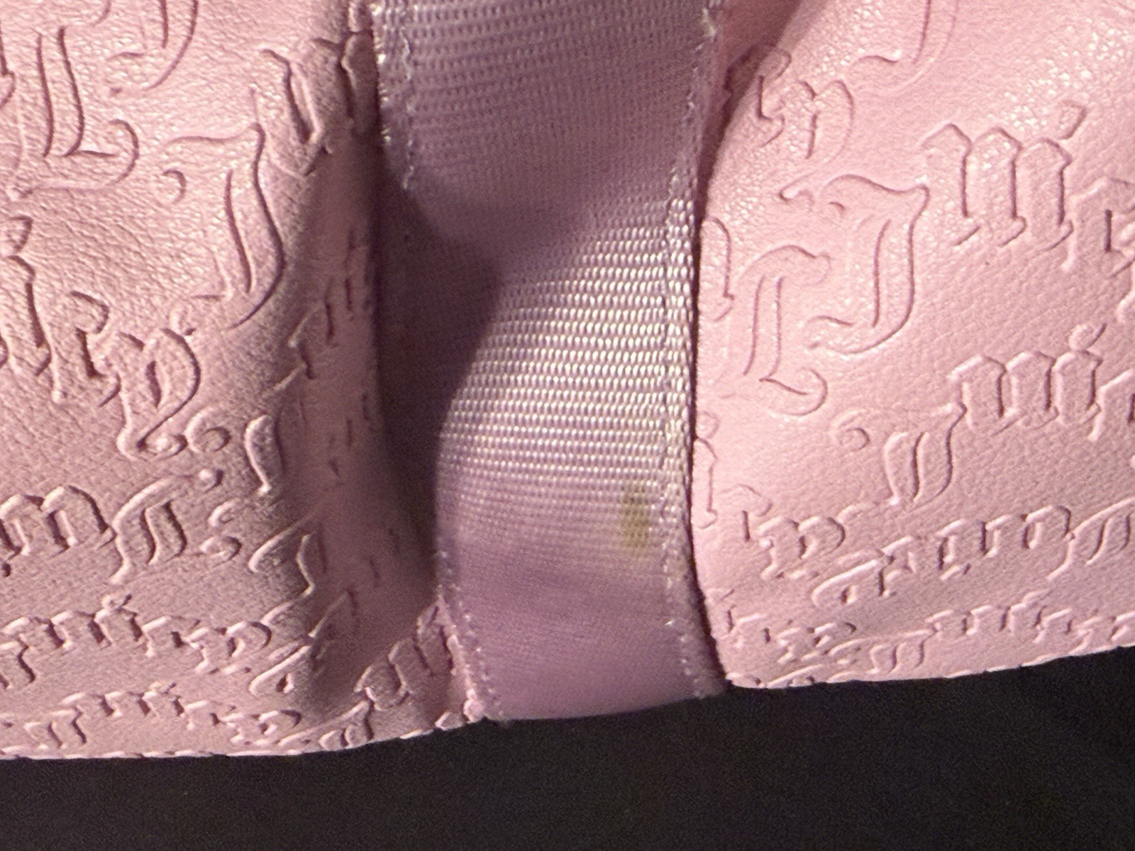 Juicy Couture Pink Large Duffle Gym Bag Zip Closure Logo Accent 25L