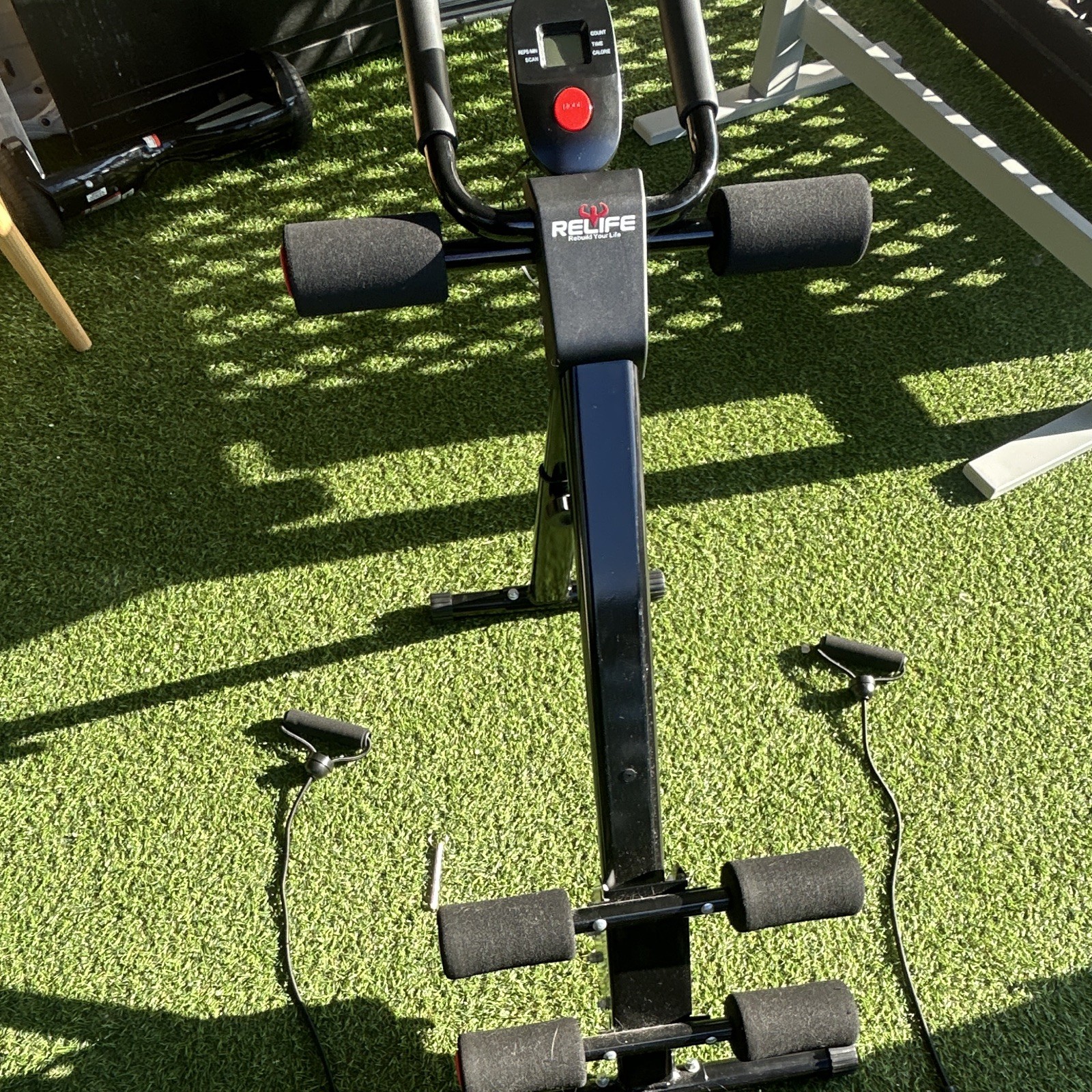 RELIFE Abdominal Crunch Machine Padded Foam Handles Steel Black Red